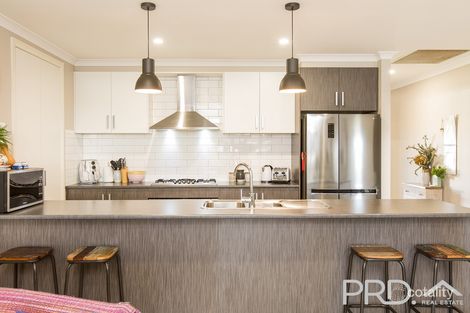 Property photo of 10 Lavender Rise Red Cliffs VIC 3496