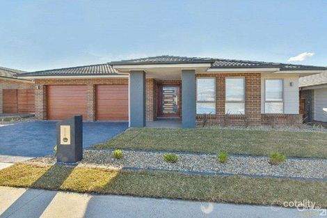 Property photo of 8 Finlay Street Oran Park NSW 2570