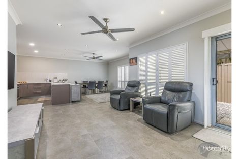 Property photo of 2/42 Careel Close Helensvale QLD 4212