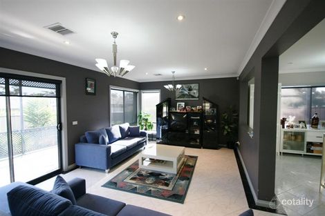 Property photo of 28 Woodburn Avenue Cairnlea VIC 3023