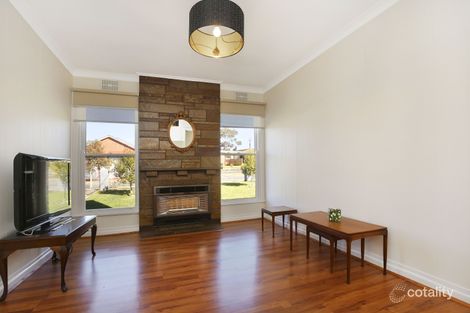Property photo of 42 Gisborne Crescent Reservoir VIC 3073