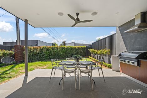 Property photo of 10A Aurora Close Mawson ACT 2607