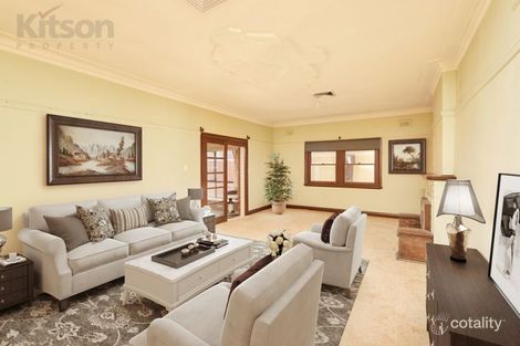 Property photo of 77 Mitchelmore Street Turvey Park NSW 2650