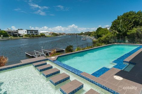 Property photo of 38 Calmwater Crescent Helensvale QLD 4212