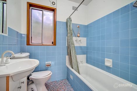 Property photo of 2/5 Kelvin Road Coniston NSW 2500