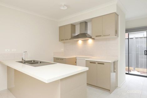 Property photo of 16 Macalister Grove Cobblebank VIC 3338