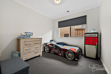 Property photo of 39 Sedate Drive Rockbank VIC 3335