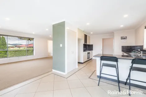 Property photo of 10 Jacaranda Drive Margate TAS 7054