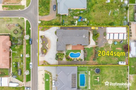 Property photo of 14 Runnymeade Lane Brookfield VIC 3338