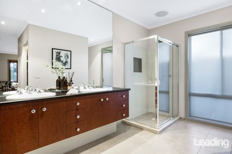 Property photo of 25 Liquidamber Way Sunbury VIC 3429