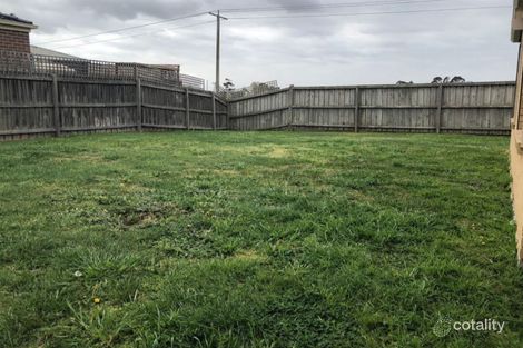 Property photo of 15 Karwarren Way Cranbourne West VIC 3977