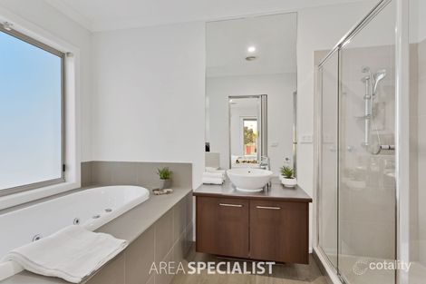 Property photo of 50 Island Circuit Lyndhurst VIC 3975