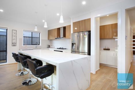 Property photo of 104 Hawking Crescent Fraser Rise VIC 3336