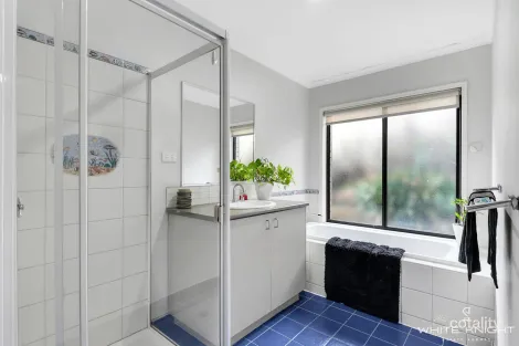 Property photo of 82 Roulston Way Wallan VIC 3756