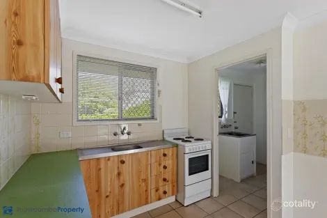 Property photo of 2/1A Rhyde Street Mount Lofty QLD 4350
