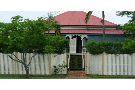 Property photo of 16 Graceville Avenue Graceville QLD 4075