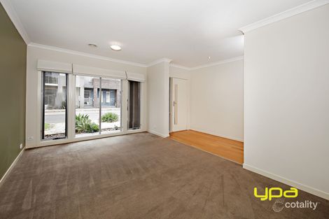 Property photo of 3 Oldis Close Caroline Springs VIC 3023