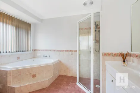 Property photo of 2 Ridgewood Drive Woongarrah NSW 2259