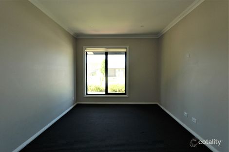 Property photo of 3 Coventry Crescent Denham Court NSW 2565