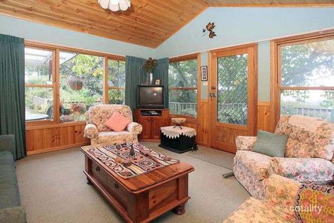 Property photo of 135 Invermay Road Monbulk VIC 3793