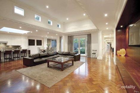 Property photo of 32 Monomeath Avenue Canterbury VIC 3126