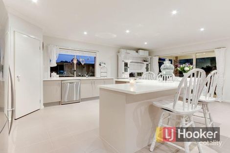 Property photo of 17 Tipperary Circuit Pakenham VIC 3810