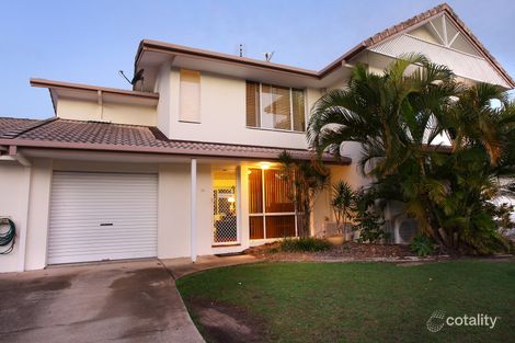 2/2 St Kevins Ave, Benowa, QLD 4217