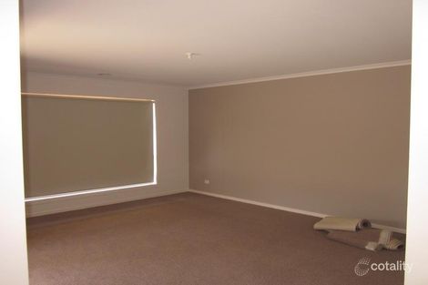 Property photo of 14 Sutton Rise Cranbourne North VIC 3977