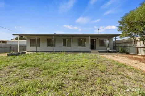 2 Tilbrook Ave, Minlaton, SA 5575