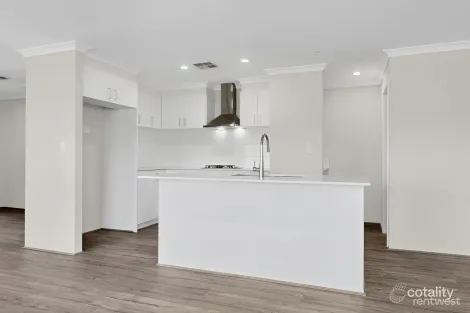 Property photo of 4 Riverhill Crest Dawesville WA 6211