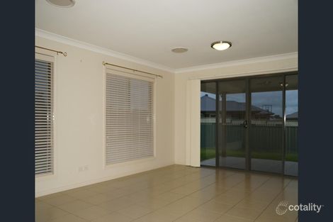 Property photo of 8 Ashlundie Crescent Dubbo NSW 2830