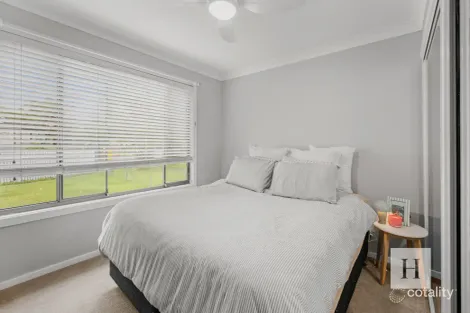 Property photo of 26 Warwick Avenue Mannering Park NSW 2259