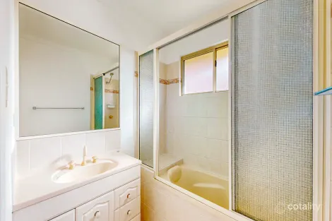 Property photo of 25 Saxby Crescent Mount Louisa QLD 4814