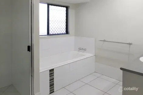 Property photo of 112 Springbrook Avenue Redlynch QLD 4870