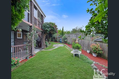 Property photo of 32 Springvale Road Glen Waverley VIC 3150