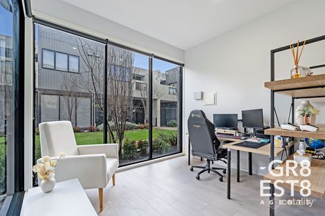 Property photo of 14 Coral-Pea Way Cranbourne West VIC 3977