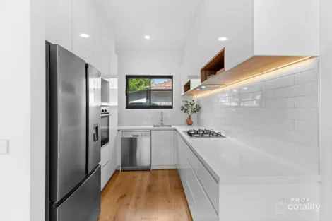 Property photo of 2/24 Pennell Avenue St Albans VIC 3021