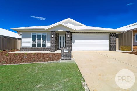 2/1 Mitta Mitta Pl, Gobbagombalin, NSW 2650