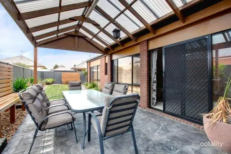 Property photo of 11 Tucker Place Caroline Springs VIC 3023