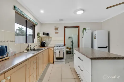 Property photo of 31 Matilda Avenue Australind WA 6233