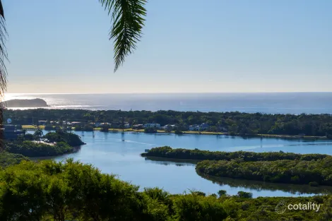 Property photo of 22 Walter Crescent Banora Point NSW 2486