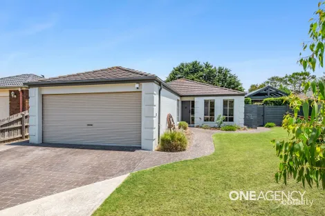 13 Emarald Cl, Mornington, VIC 3931