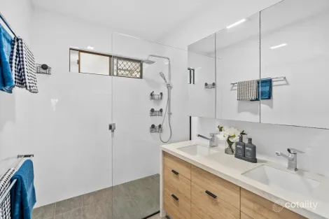 Property photo of 41 Survey Street Smithfield QLD 4878