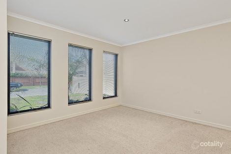 Property photo of 24 Kooralbyn Valley Crescent Jandakot WA 6164