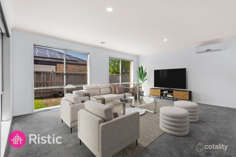 Property photo of 145 Webster Way Pakenham VIC 3810