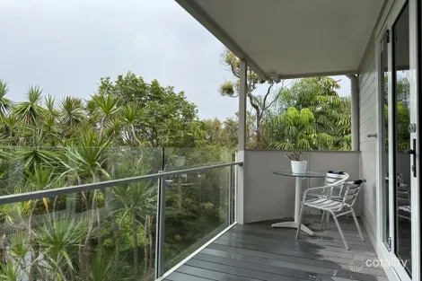 35 Brakes Cres, Miami, QLD 4220