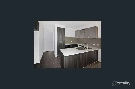 Property photo of 12 Amaroo Walk Werribee VIC 3030