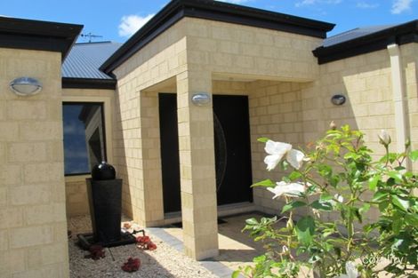 Property photo of 12 Ashkey Boulevard Yakamia WA 6330