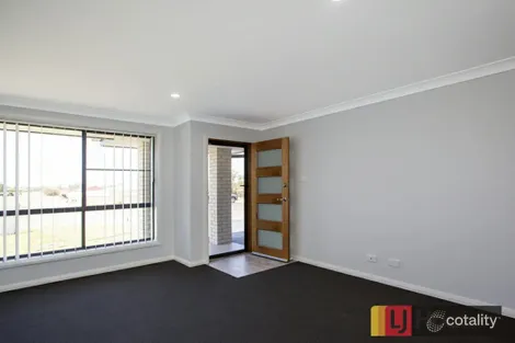 Property photo of 1/12 Bellas Way North Tamworth NSW 2340