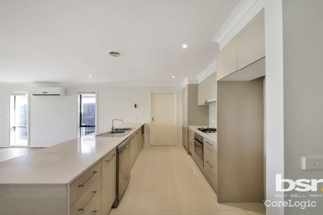 Property photo of 16 Giverny Close Burnside Heights VIC 3023